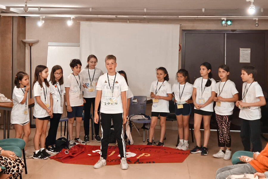 Les enfants s'organisent - Présentation théatrale du projet à l'Hôtel de ville de Lyon